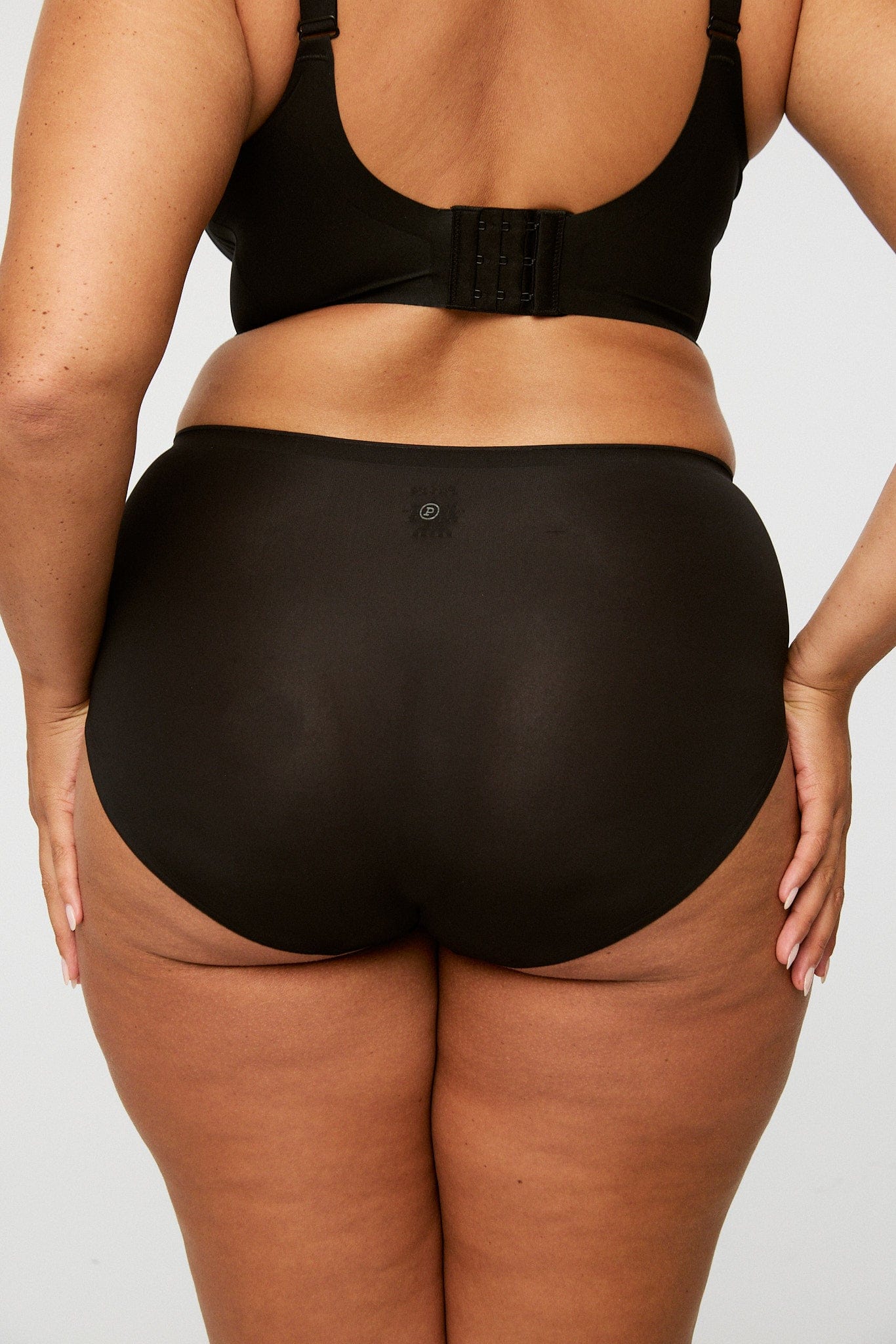 BioFlex™ Ultra Seamless Mid Brief - Image 11