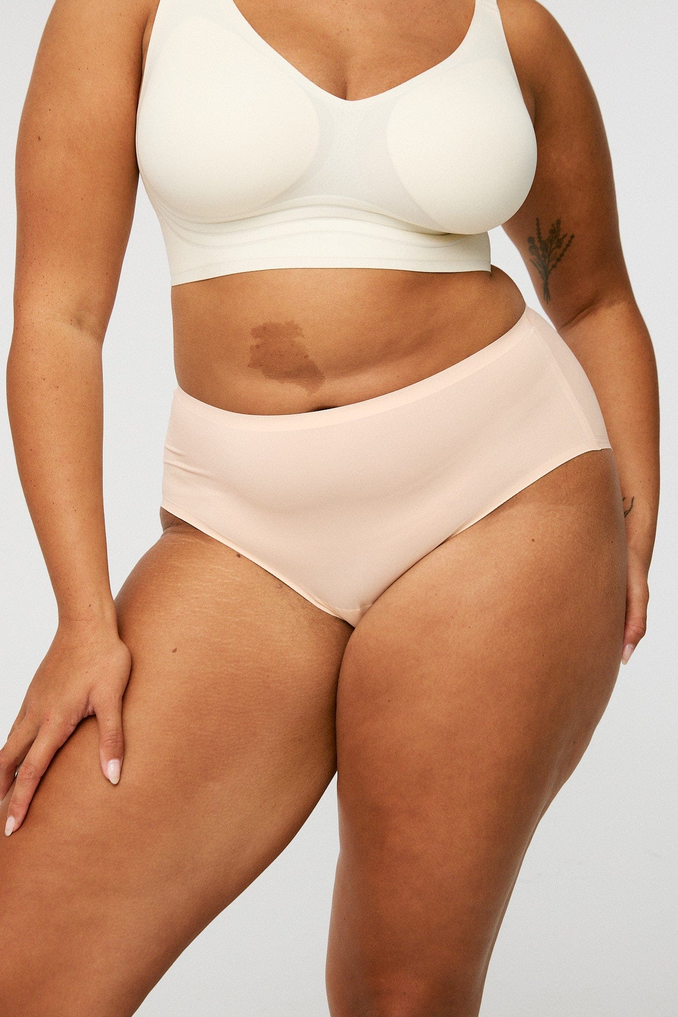 BioFlex™ Ultra Seamless Mid Brief - Image 17