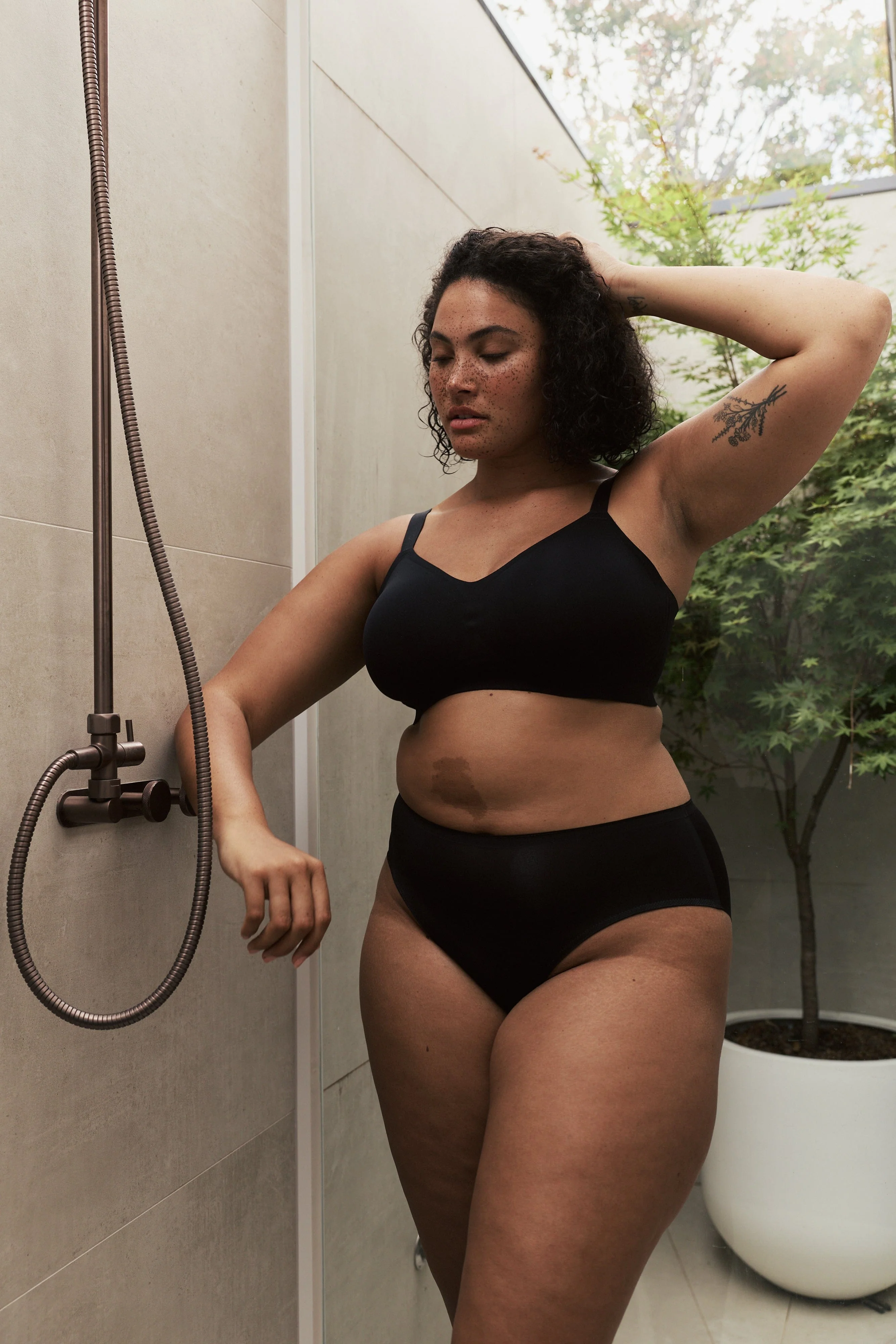 BioFlex™ Ultra Seamless Mid Brief - Image 27