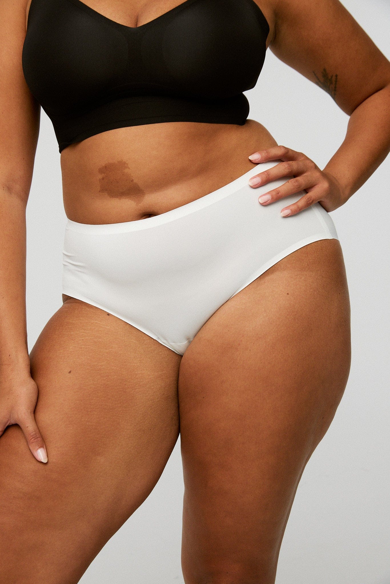 BioFlex™ Ultra Seamless Mid Brief - Image 6