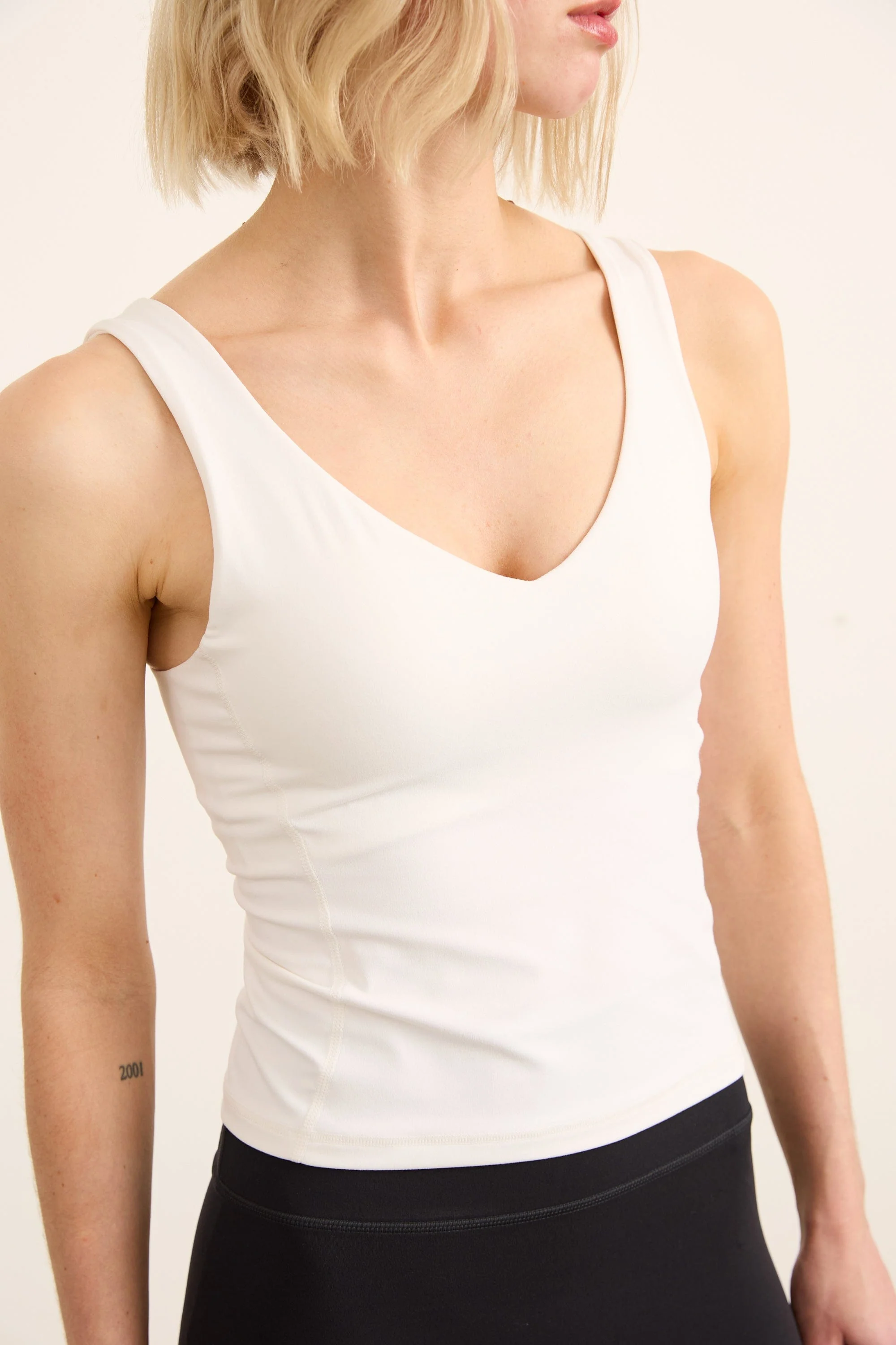 Women's BioFlex™ Waist-Length Tank Top - Image 11