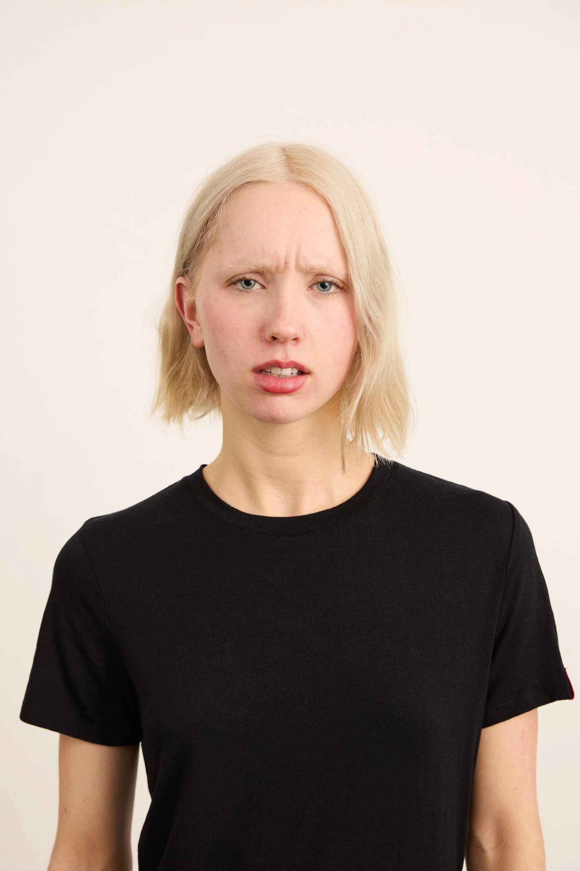 Women's BreezeBlend™ Crew neck T-shirt - Image 9